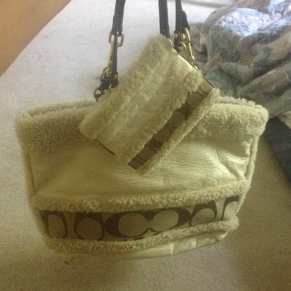 🚫😢STOLEN😢🚫Sheepskin Coach Set ( Authentic )