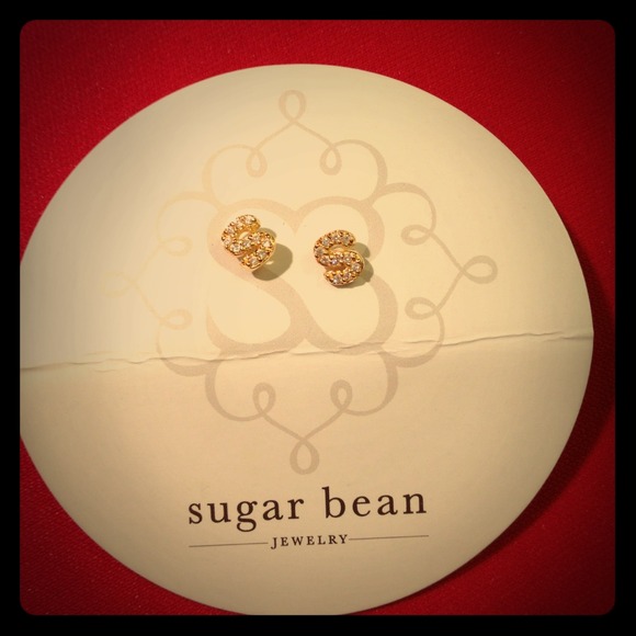 💗Brand new! "S" shape arring, ear stud