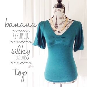 🎉30% off bundles🎉Dark turquoise top.
