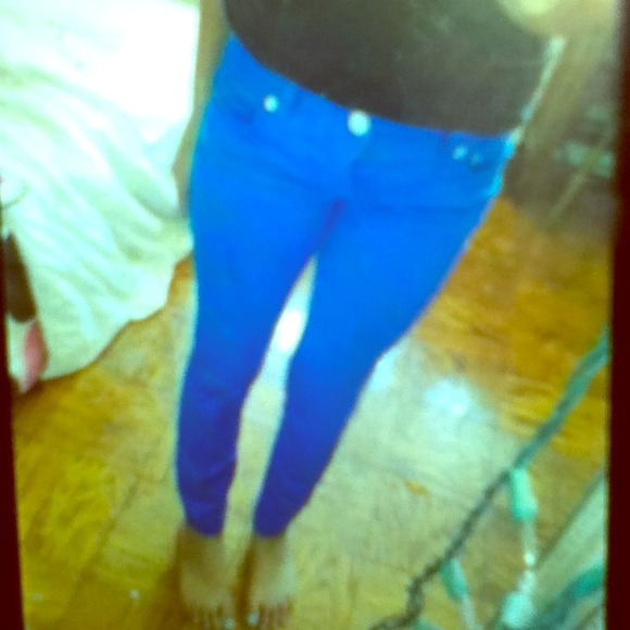 Electric blue skinny jeans EASILY FITS SIZE 1-3