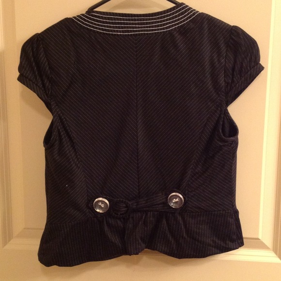 REDUCED!! XOXO cropped jacket! Sooo cute! - Picture 2 of 2