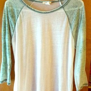 L 3/4 sleeved White & mint preppy baseball tee!!