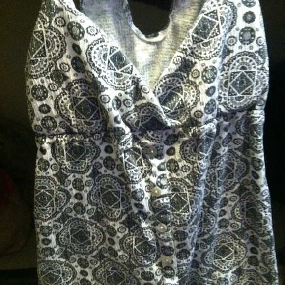 Tank - Picture 2 of 3