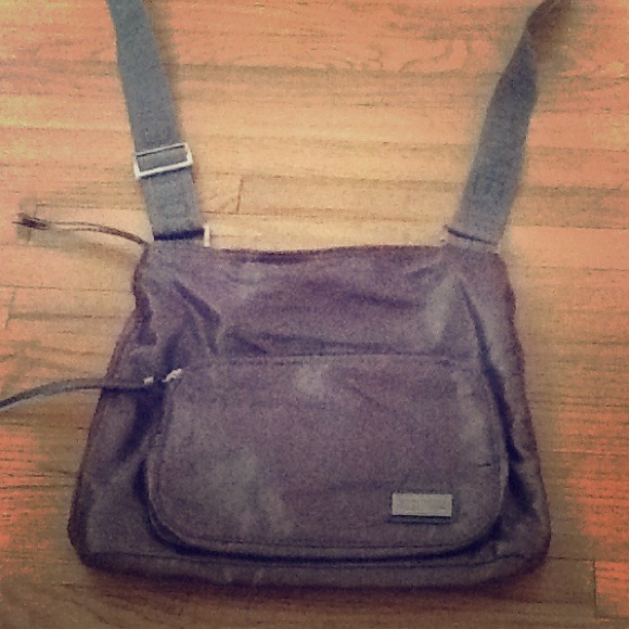 Cross body shiny black purse