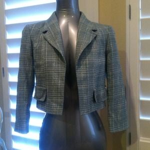Cropped tweed blazer
