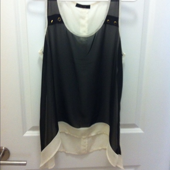 ❌RESERVED❌Sheer black&white top w gold buttons