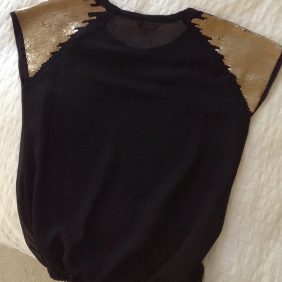 ✔SOLD✔. Black top