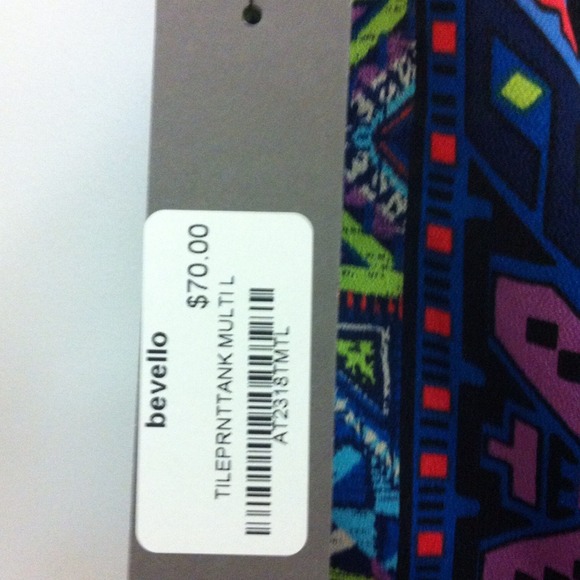 Sexy&colorful tribal print tank top with open back - Picture 4 of 4