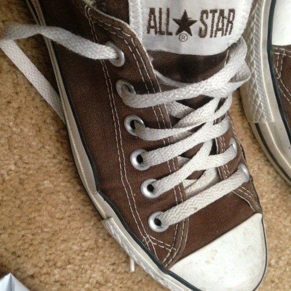 🚫SOLD🚫 Brown converse - Picture 2 of 4
