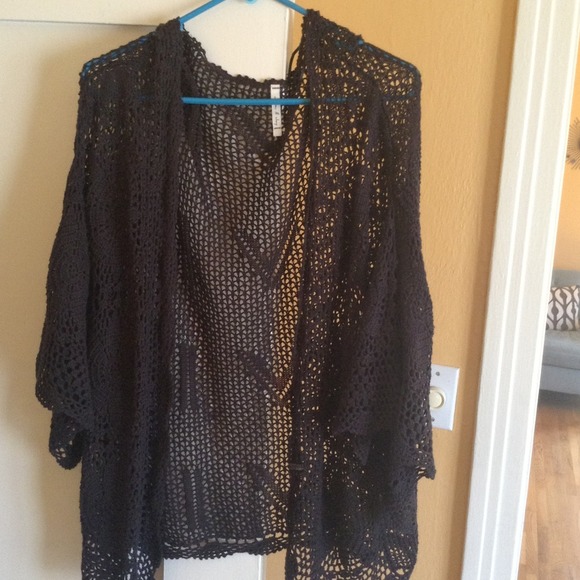 SOLD❌❌❌❌❌Willow & clay crochet cardigan