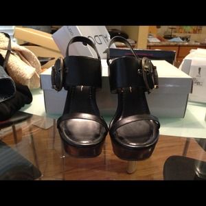 Jessica Simpson black buckle heals