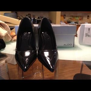 Aldo black patent leather super sexy pointy heals