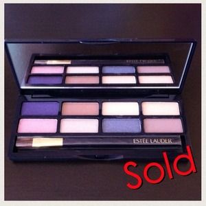 SOLD!! Estée Lauder Eyeshadow Palette with brush