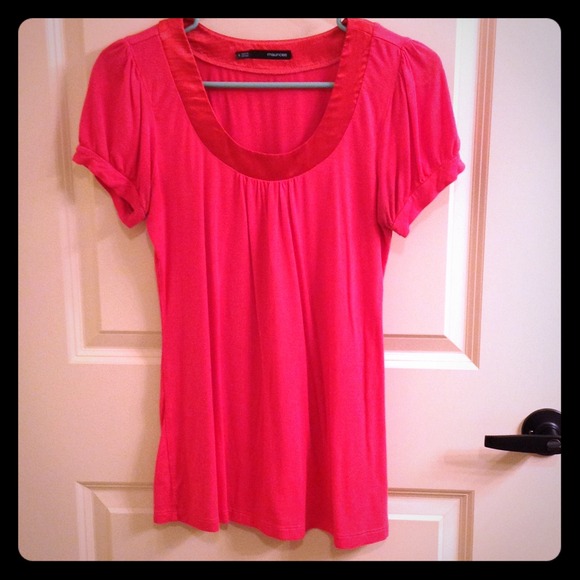 Coral pink top - Picture 1 of 1