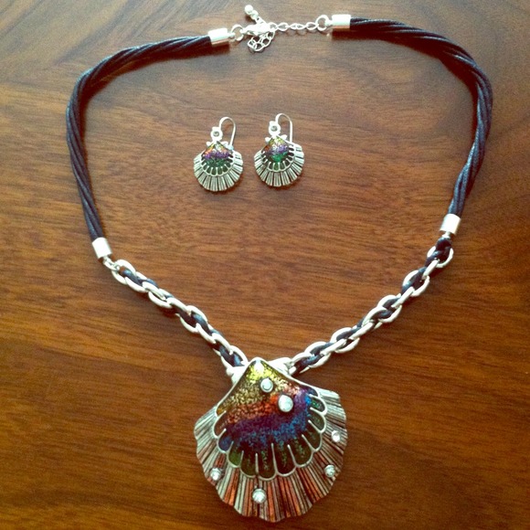 Seashell Necklace & Earring Set