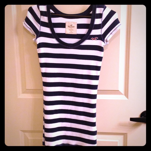REDUCED!! Hollister Tee