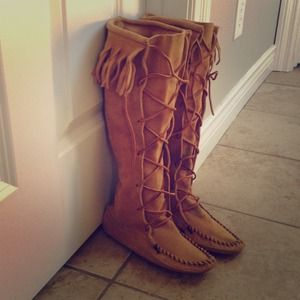 Minnetonka fringe boots