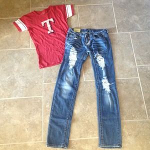 Red Shirt & Skinny Jeans!