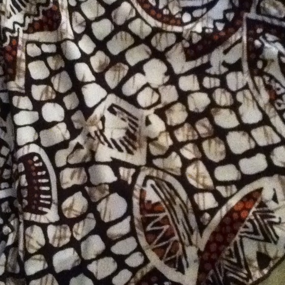 Patterned top - Picture 2 of 3