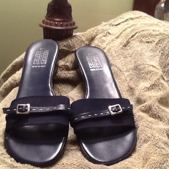 Navy Sandals and black sandals for @ dawnstreaures