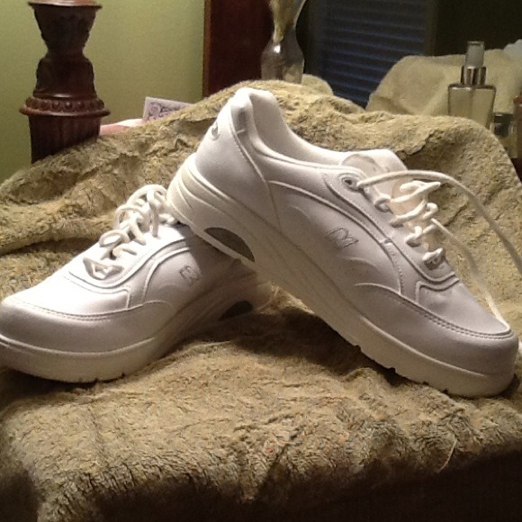 New Balance Tennis Shoes