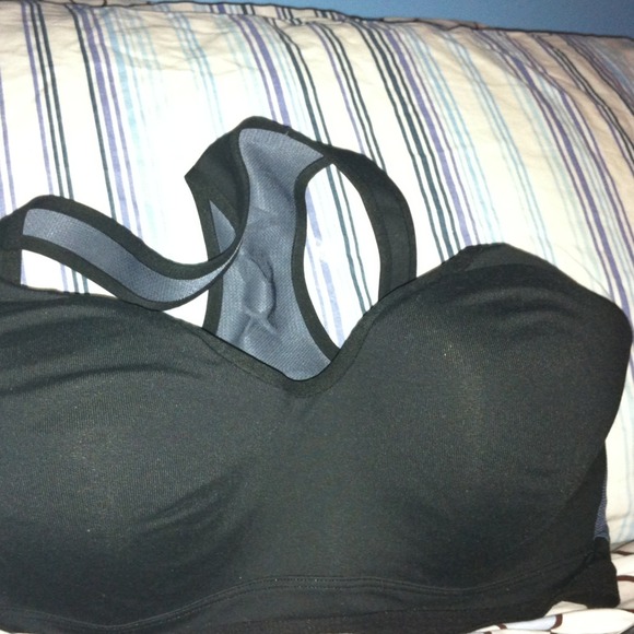 NWOT Victoria Secret sports Bra
