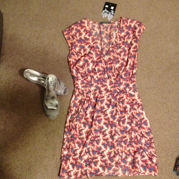 Super Cute Dress - Picture 2 of 3