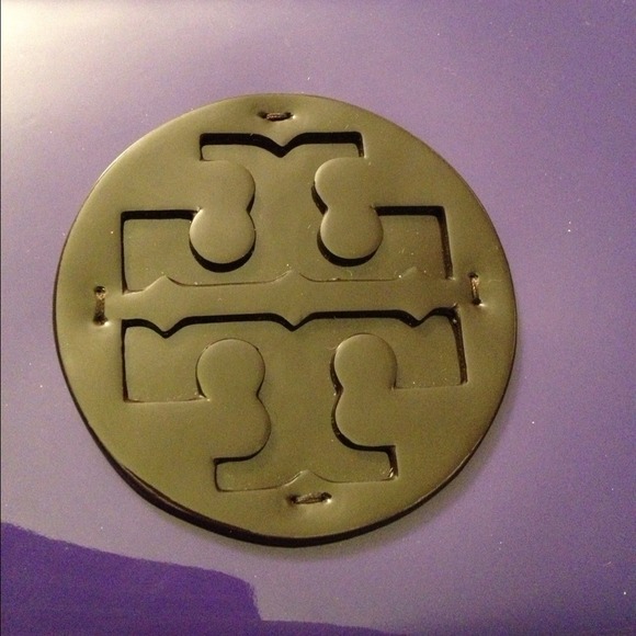 🚫SOLD🚫💜Authentic TB Patent Leather Wallet💜 - Picture 3 of 4