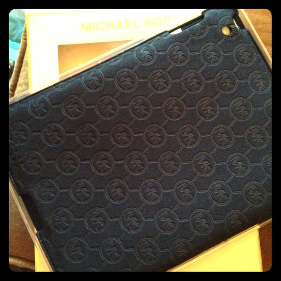 iPad case - Picture 1 of 1