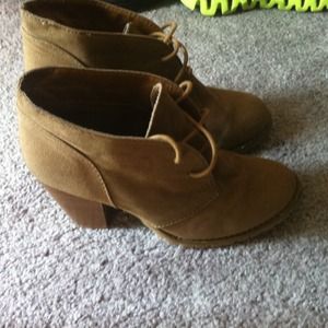 Bundle shoe , bag & shorts