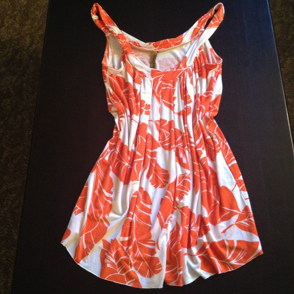 Orange and cream supper soft tank Price negotiable