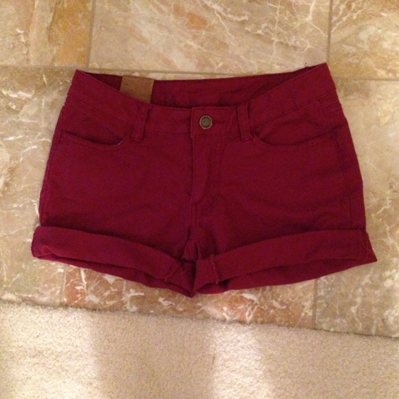 Maroon semi high waisted shorts