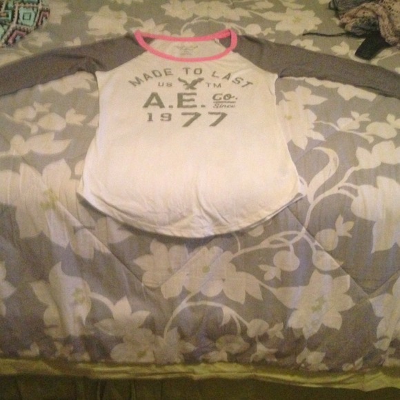 American Eagle Quarter Sleeved T-Shirt