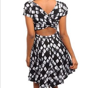 ✂PRICE REDUCTION✂Black and white skater dress