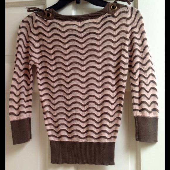 ❌❗SOLD❗❌Lightweight knitted top - Picture 2 of 4