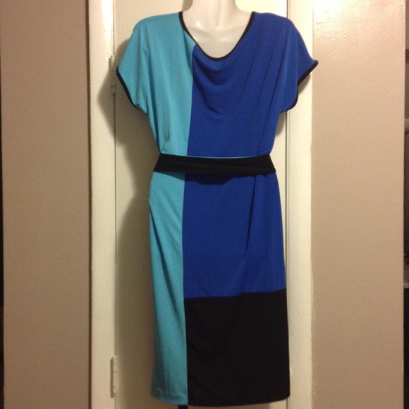 BUNDLED 🎀🎀 Calvin Klein Color Blocked Dress - Picture 3 of 4