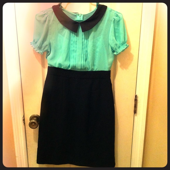 🚫SOLD🚫 Teal and black dress