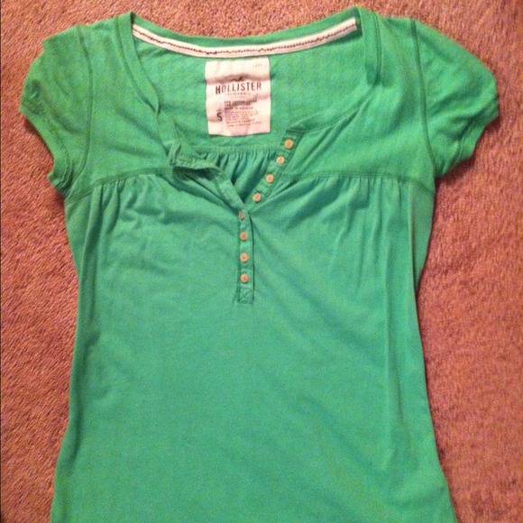 Hollister top