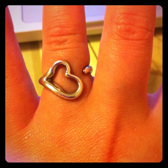 💯%Tiffany Authentic heart ring - ex bf jewlery :)