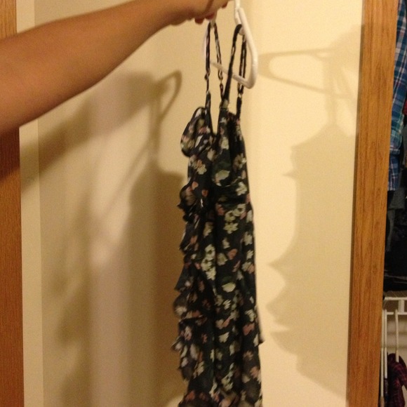 Floral Ruffle Top - Picture 3 of 4