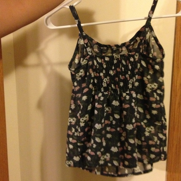 Floral Ruffle Top - Picture 4 of 4