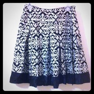 🎈white House+Black Market - skirt
