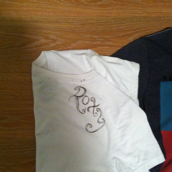 2 roxy tees - Picture 2 of 2