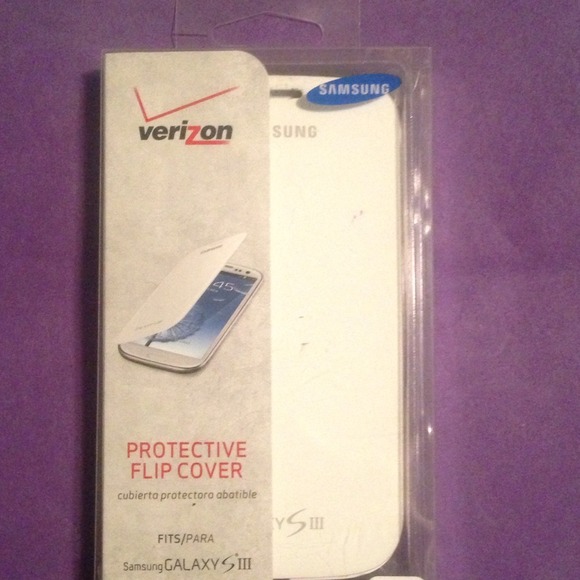 SOLD 💥Galaxy S III Protective Flip Cover/Case 💥✨