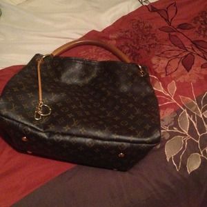 ❌❌SOLD❌❌Louis Vuitton Artsy MM