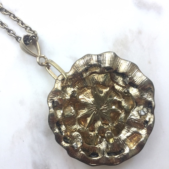 Forever 21 Gold Flower Pendant - Picture 3 of 4