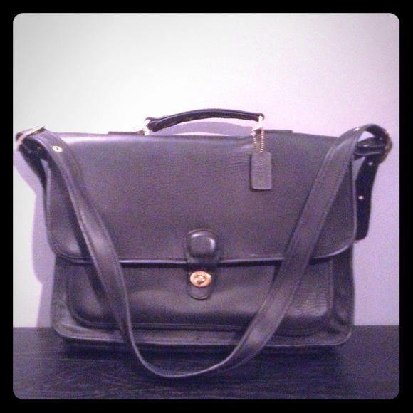 176) 🎉 HOST PICK! 🎉 Women's Black Bag