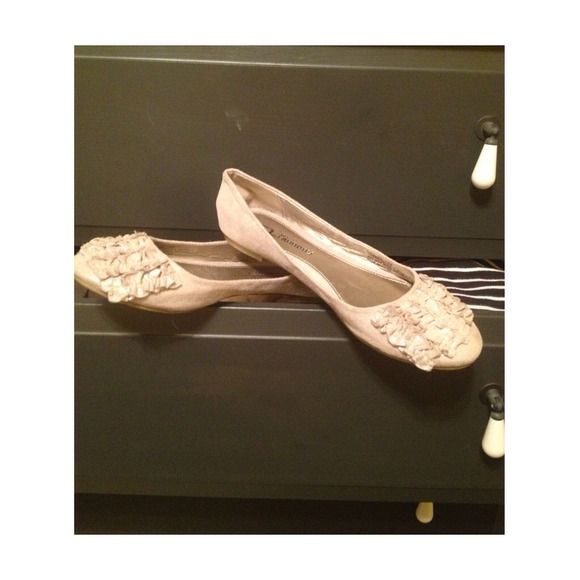 Beige Sparkle Flats
