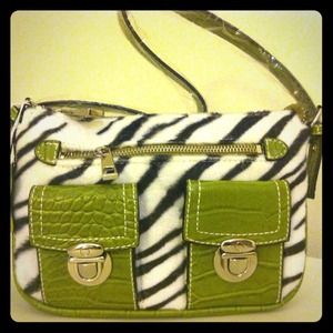 Cute mini bag, animal print w/ green accents💚