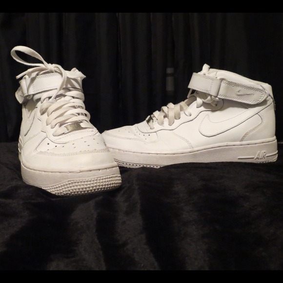 Nike Air Force Sneakers